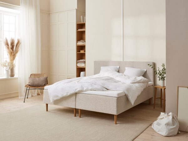 Monark - Trykaflastende | Boxmadras (Sand) 210x210 cm.