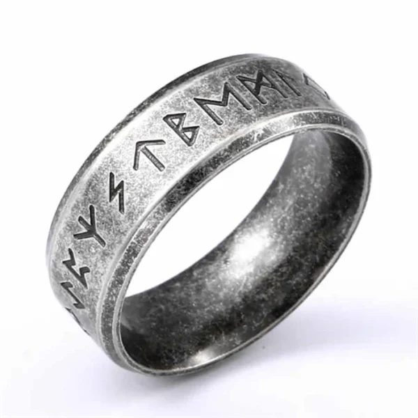 Vikinge ring i oxyderet stål.