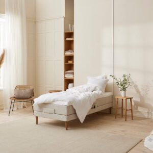 Monark - Trykaflastende | Elevation (Sand) 90x210 cm.