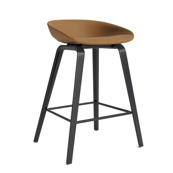 HAY About a Stool (AAS33) - Cognac Sense Læder - Eg Sortbejdset / Sidde Højde: 74cm (BEMÆRK KUN TIL BORDPLADER OVER 105cm.) / Rustfri Stål